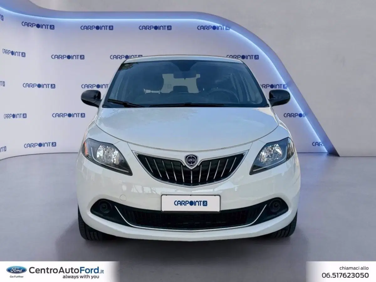 Lancia Ypsilon usata a Roma (8)