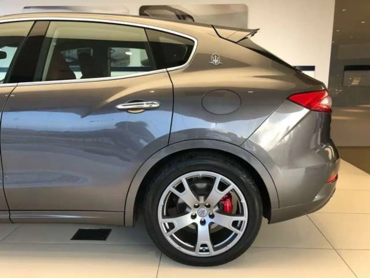 Maserati Levante usata a Torino (6)
