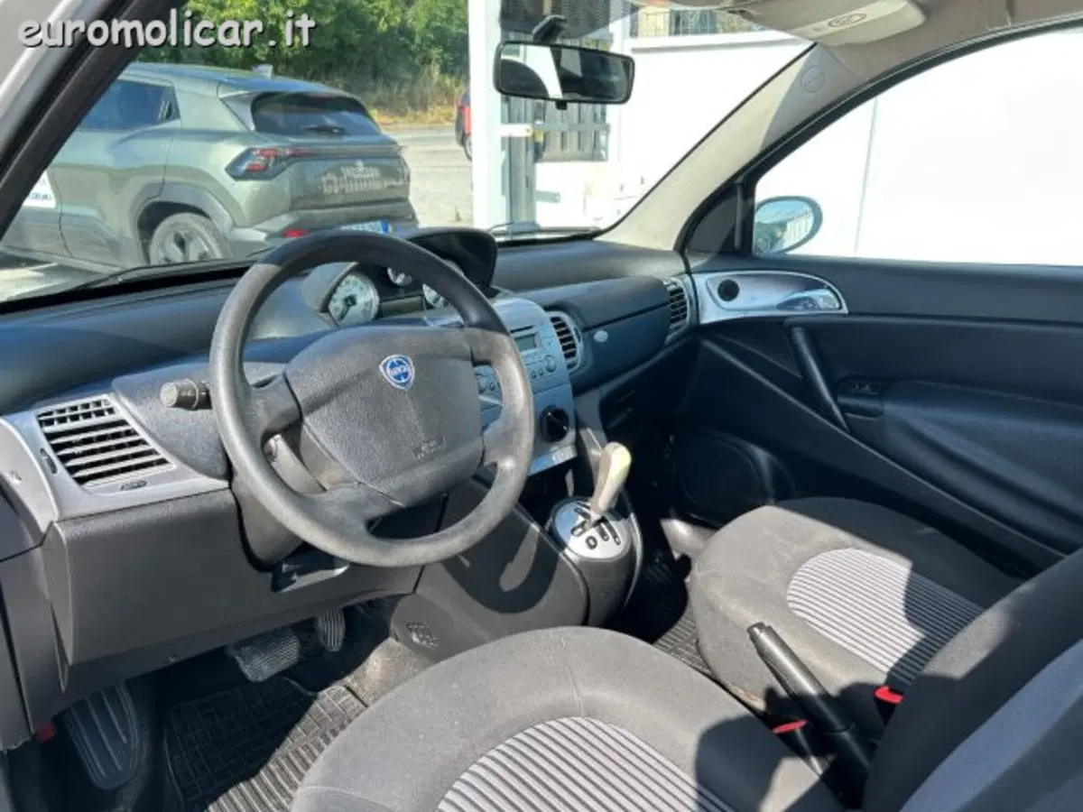 Lancia Ypsilon usata a Campobasso (15)