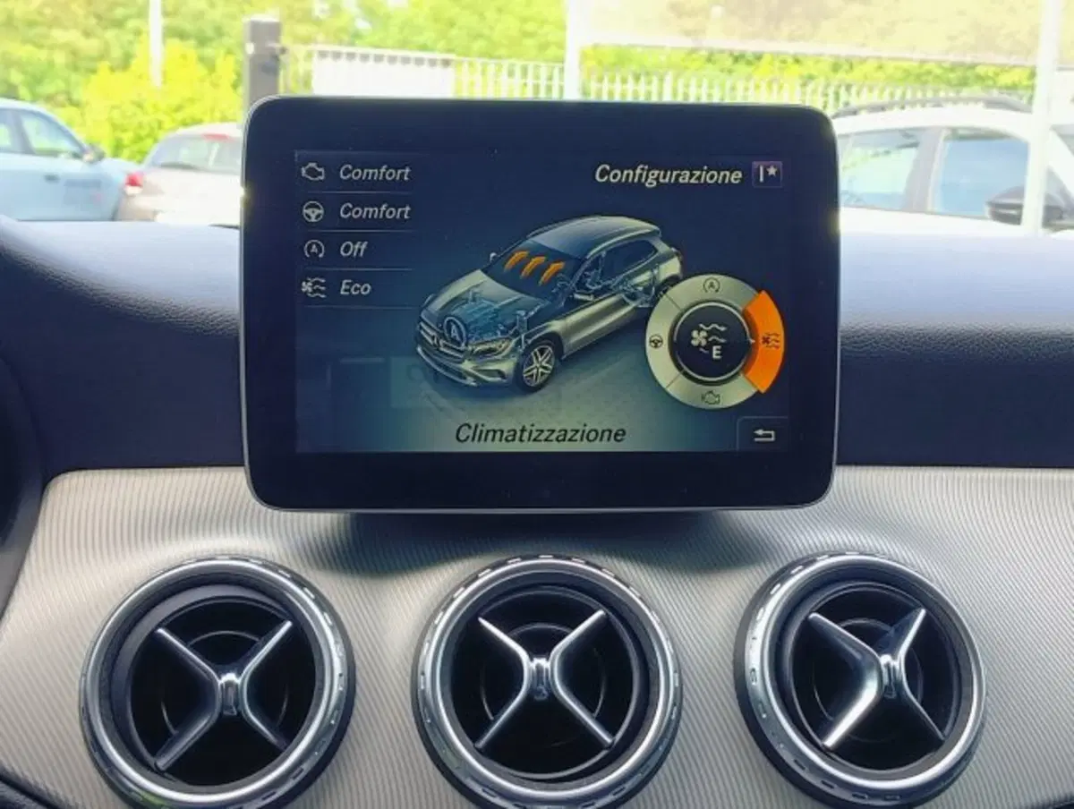 Mercedes-Benz GLA SUV usata a Brescia (13)