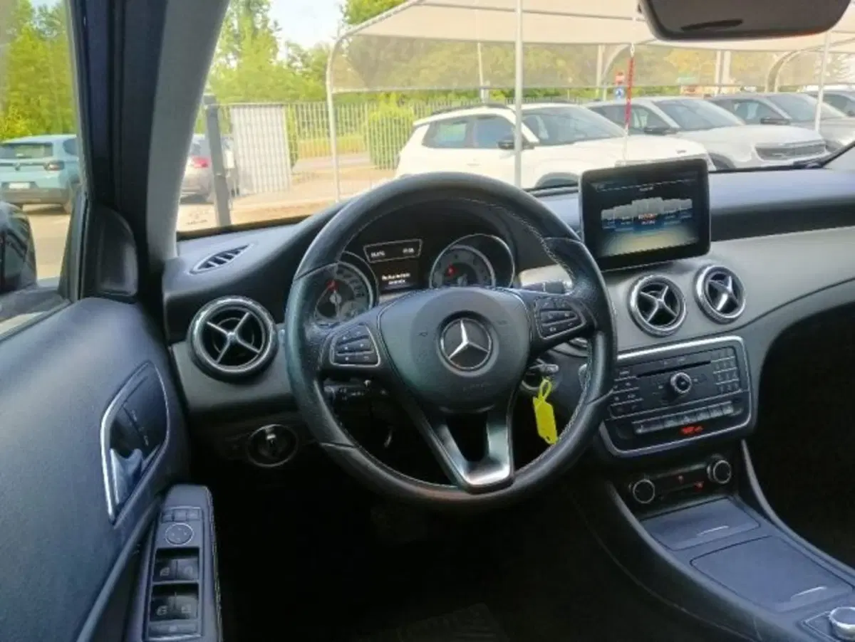 Mercedes-Benz GLA SUV usata a Brescia (6)