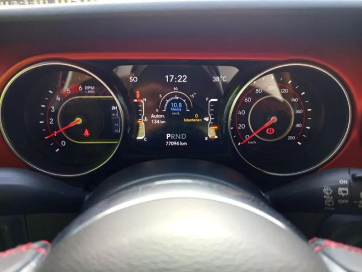 Jeep Wrangler usata a Frosinone (12)