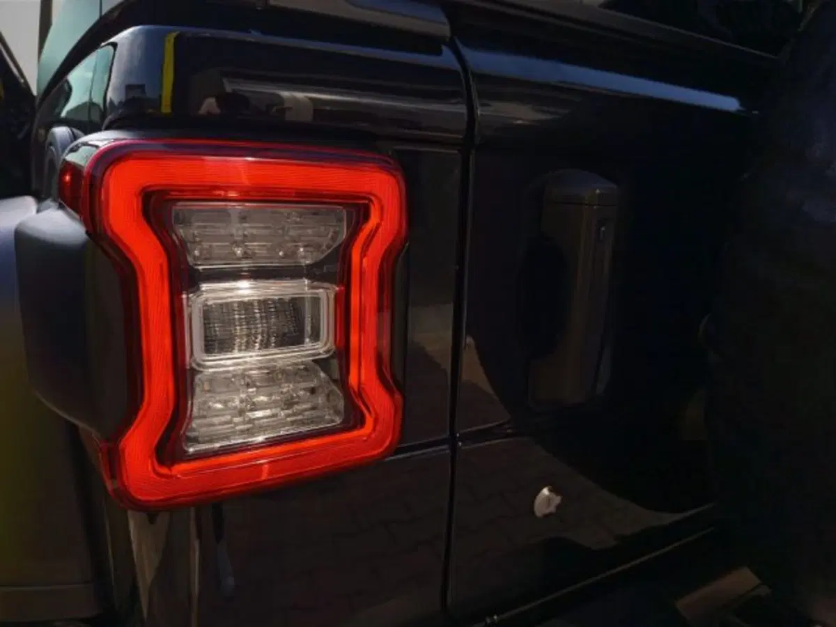 Jeep Wrangler usata a Frosinone (18)
