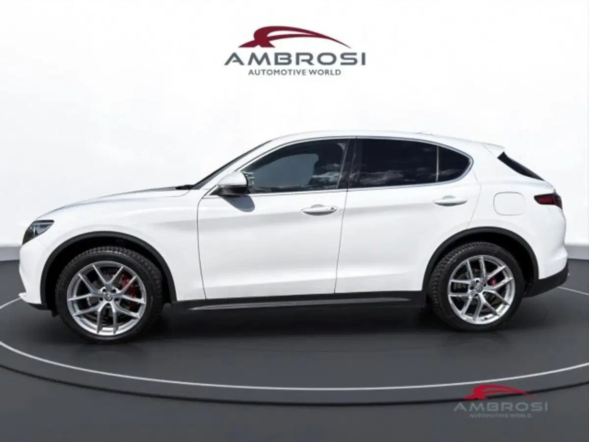 Alfa Romeo Stelvio usata a Perugia (6)