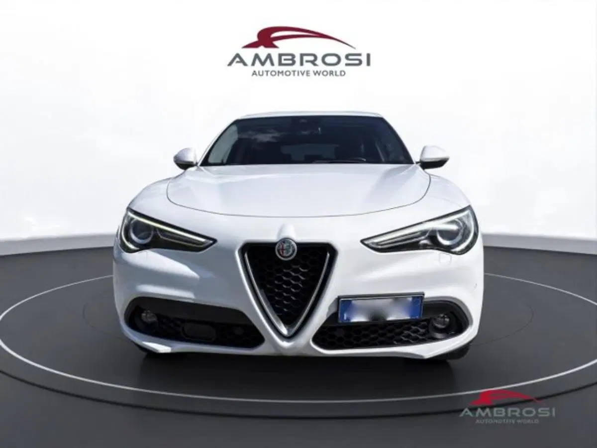 Alfa Romeo Stelvio usata a Perugia (7)