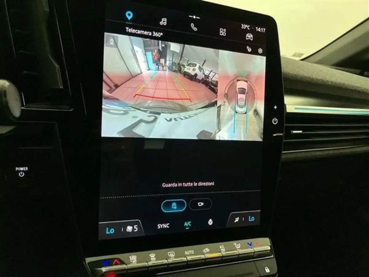 Renault Megane E-Tech Electric usata a Como (13)