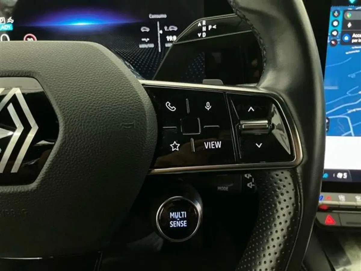 Renault Megane E-Tech Electric usata a Como (18)