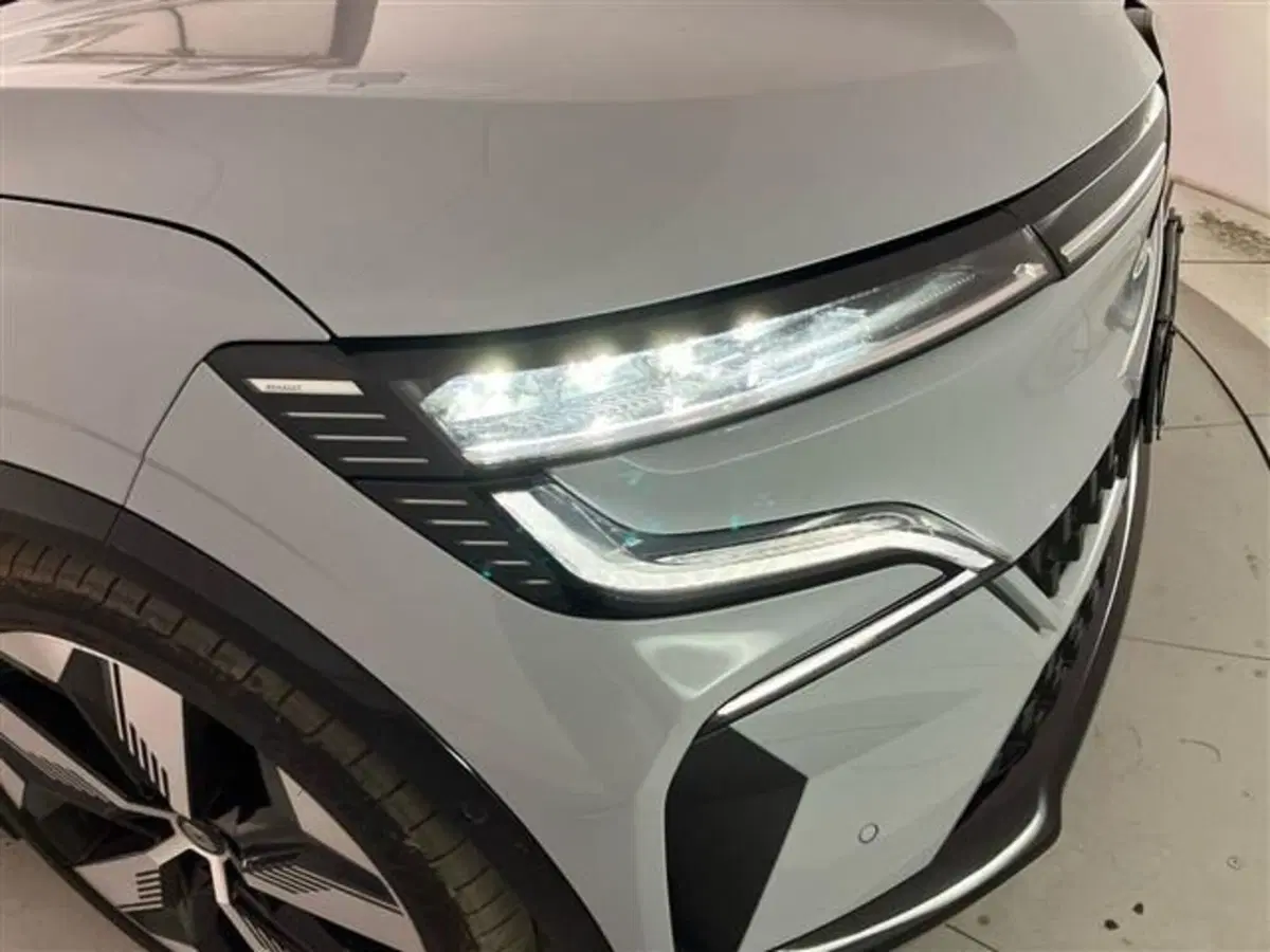 Renault Megane E-Tech Electric usata a Como (7)