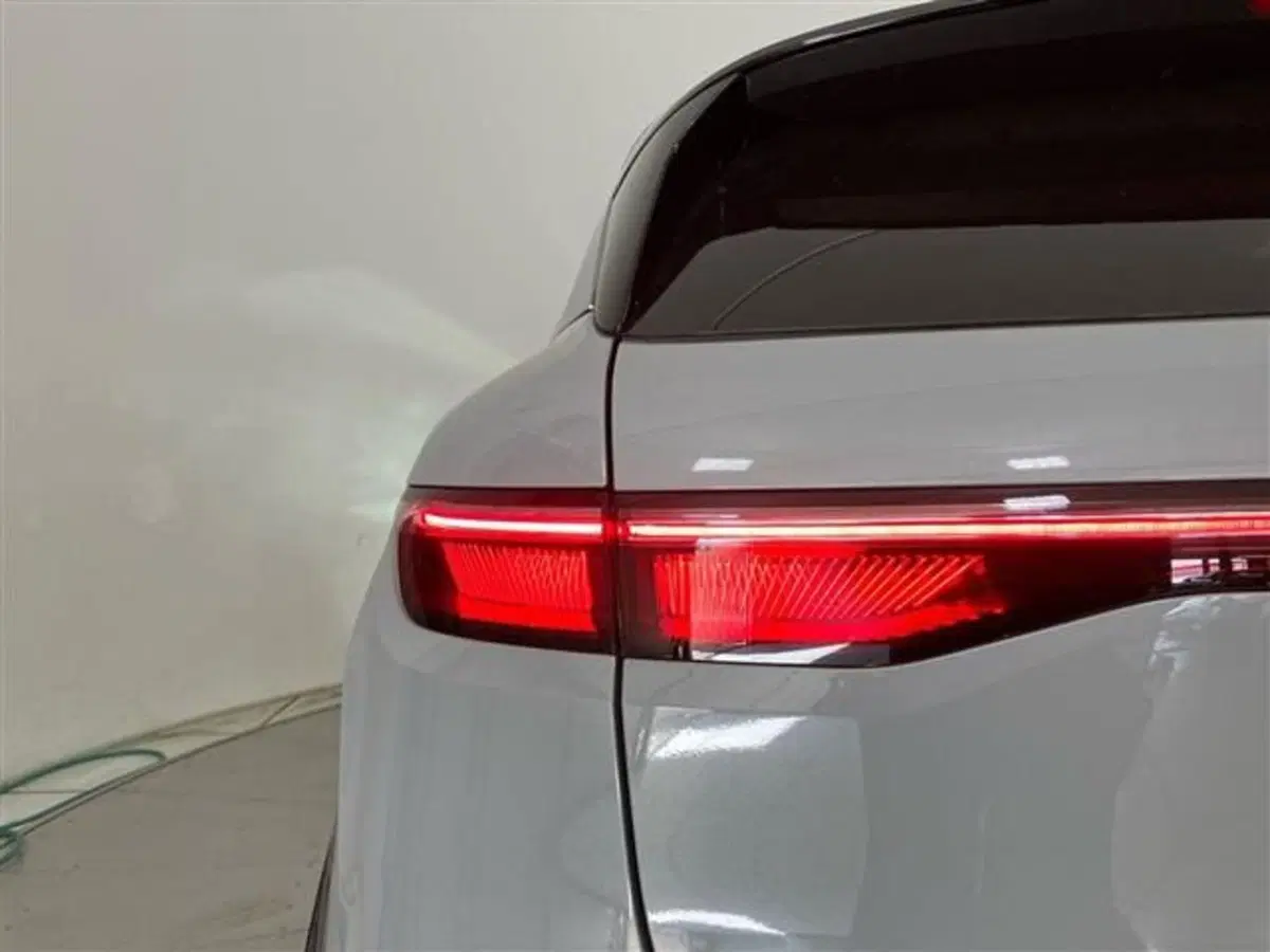 Renault Megane E-Tech Electric usata a Como (8)