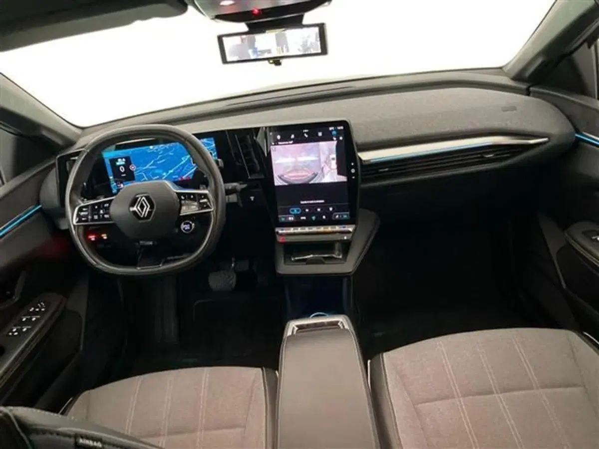 Renault Megane E-Tech Electric usata a Como (9)