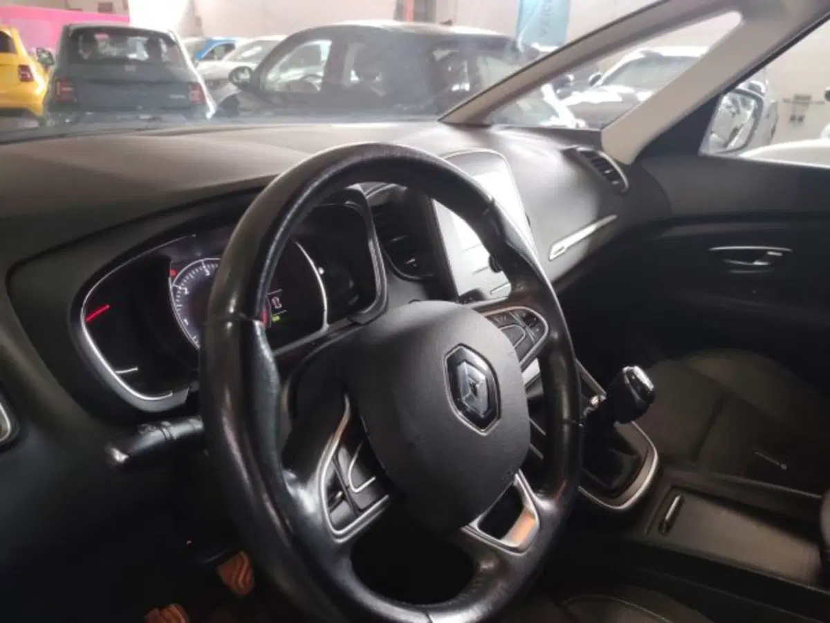 Renault Scenic E-Tech Electric usata a Forlì-Cesena (18)