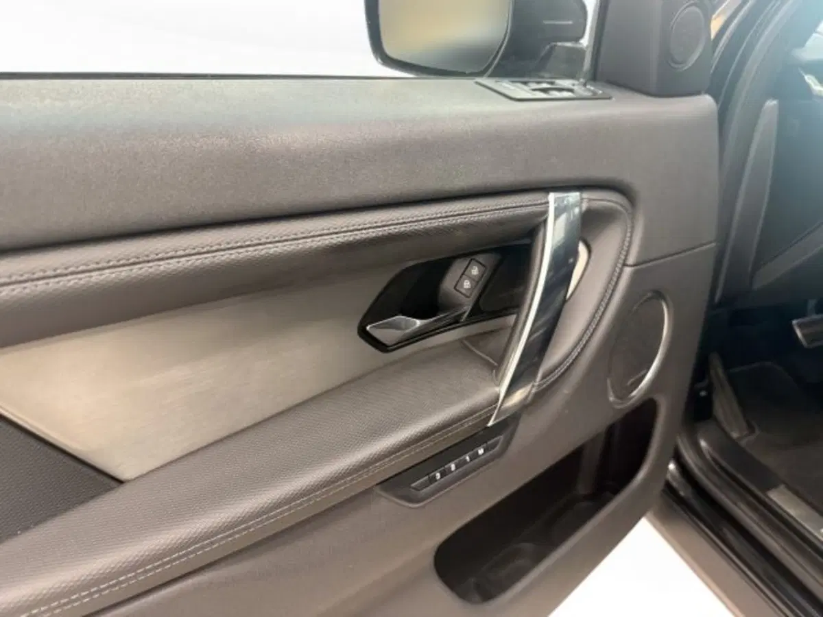 Land Rover Discovery Sport usata a Modena (14)