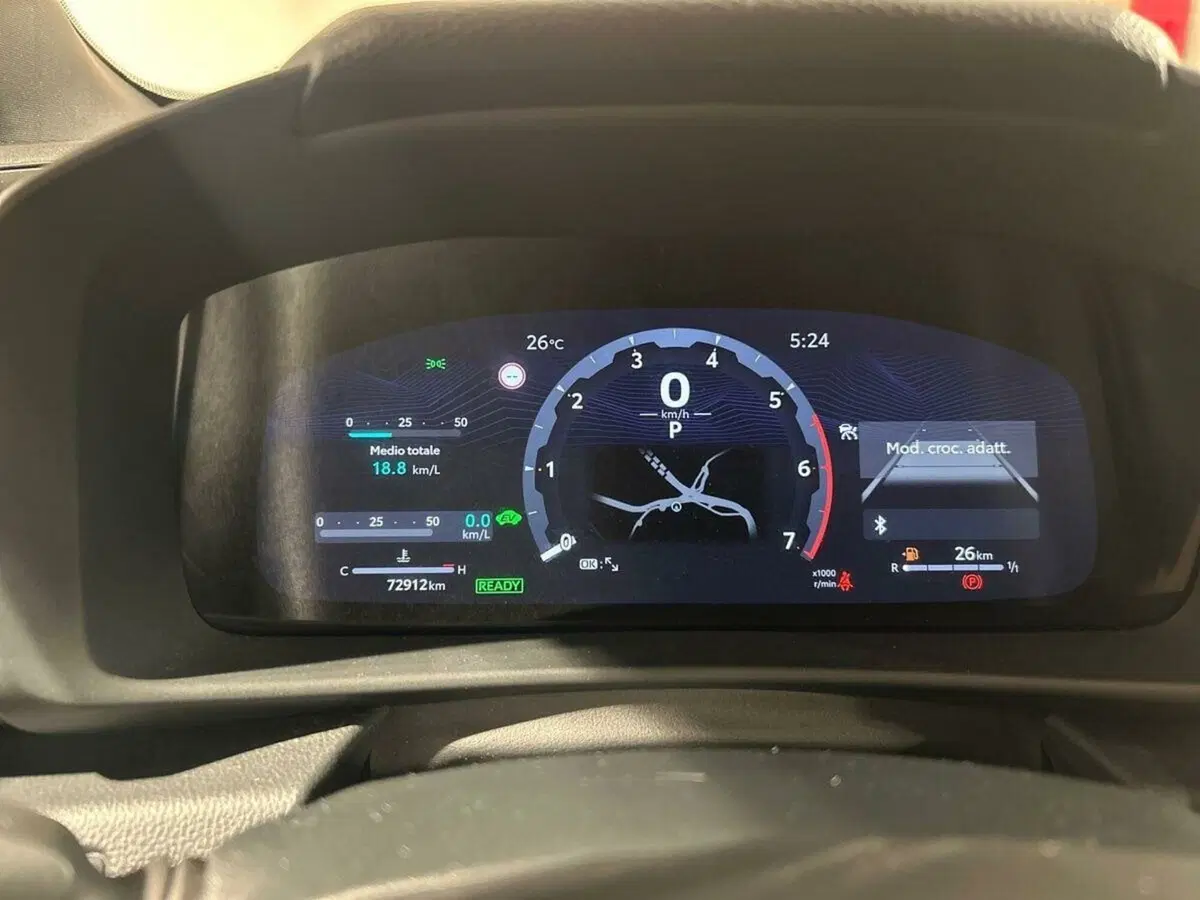 Toyota Toyota C-HR usata a Lecco (9)