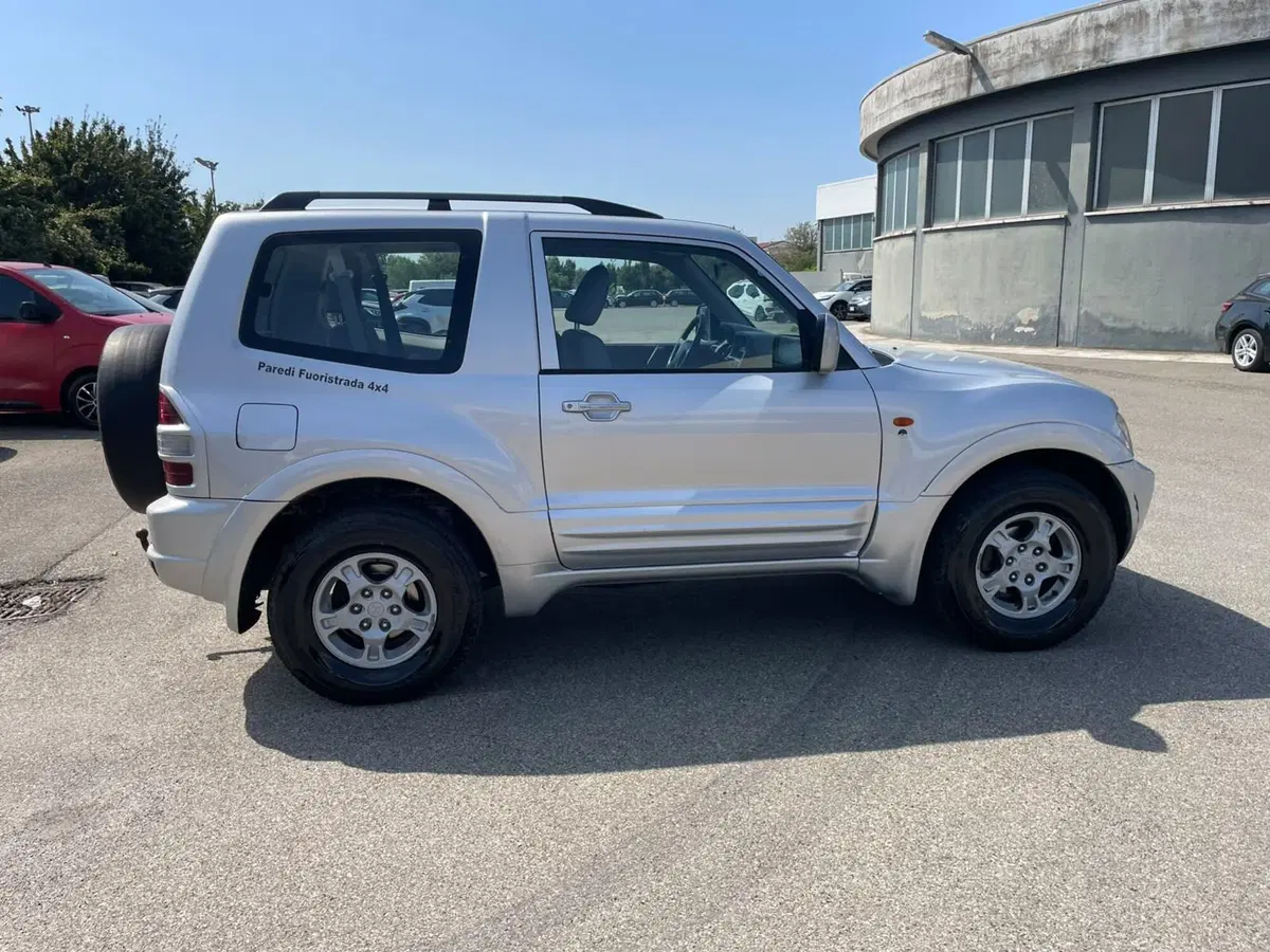 Mitsubishi Pajero usata a Piacenza (6)