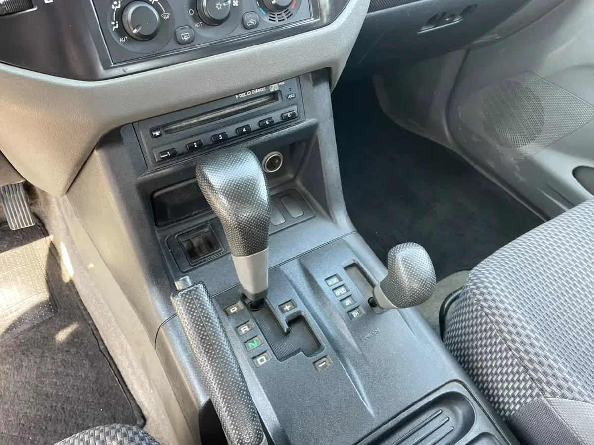 Mitsubishi Pajero usata a Piacenza (9)