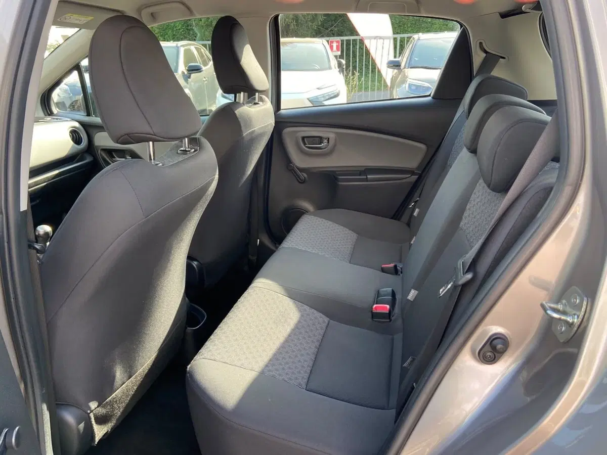 Toyota Yaris usata a Piacenza (14)