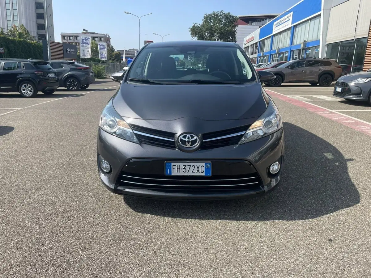 Toyota Verso usata a Piacenza (4)