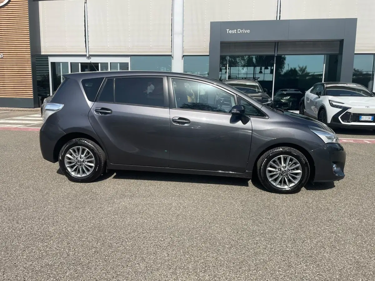 Toyota Verso usata a Piacenza (8)