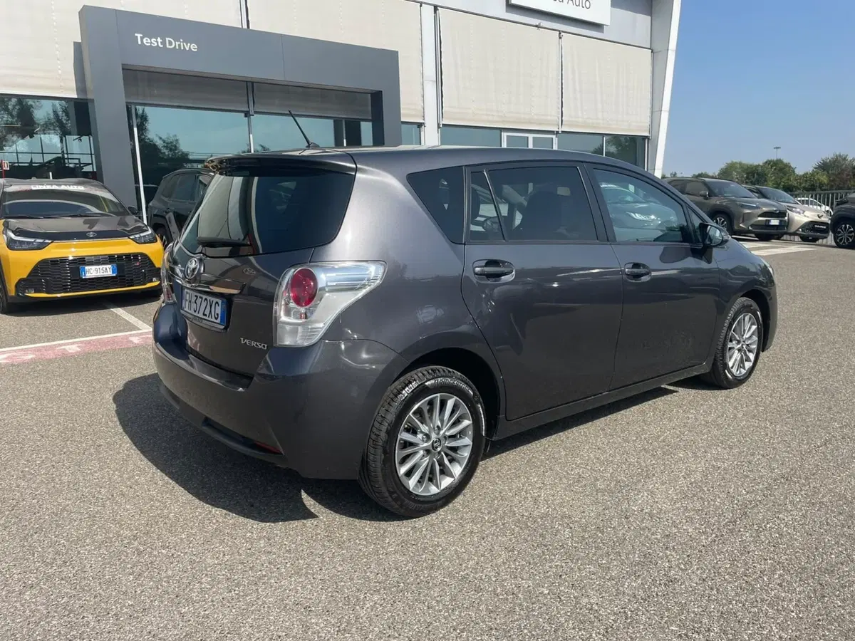 Toyota Verso usata a Piacenza (9)