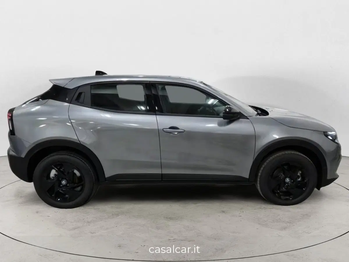 Alfa Romeo Junior nuova a Salerno (5)