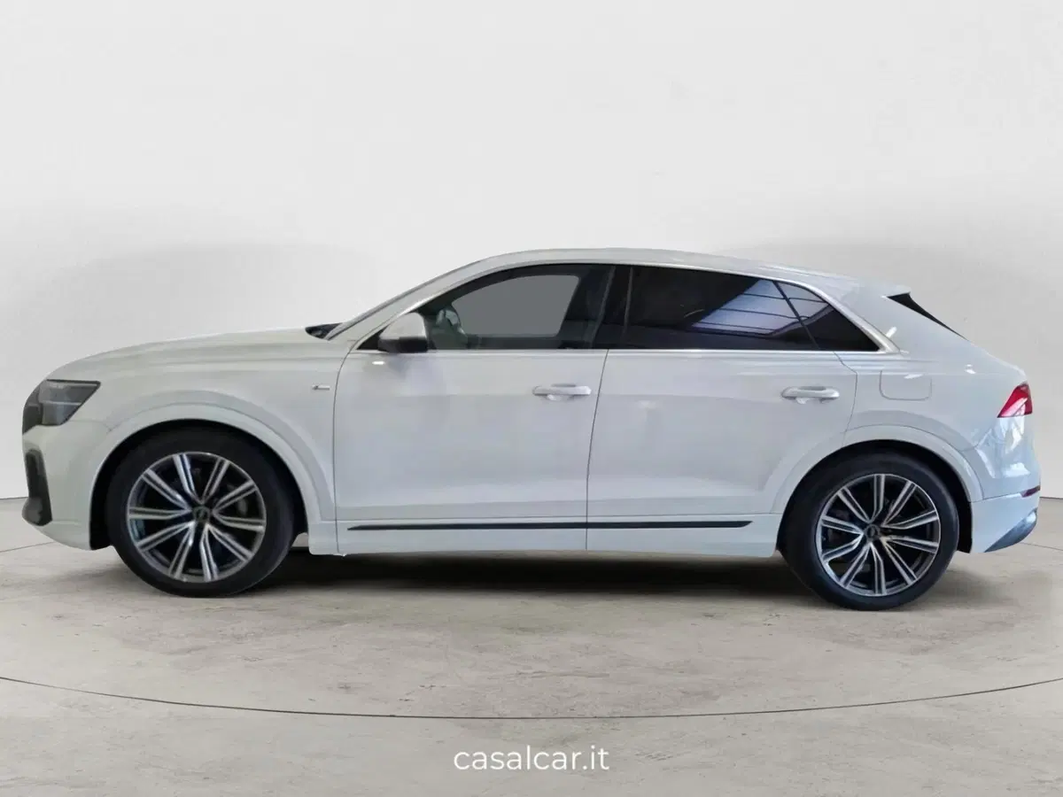 Audi Q8 nuova a Salerno (4)