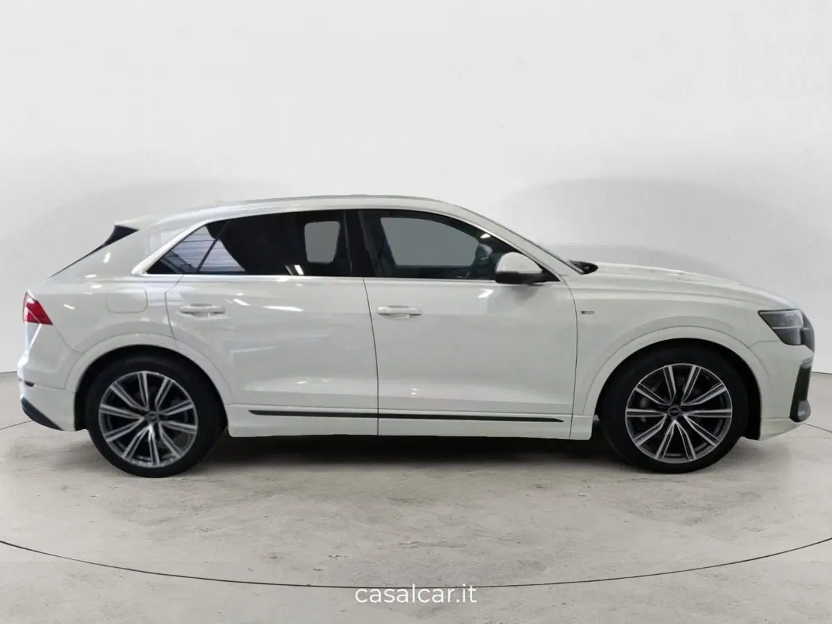 Audi Q8 nuova a Salerno (5)