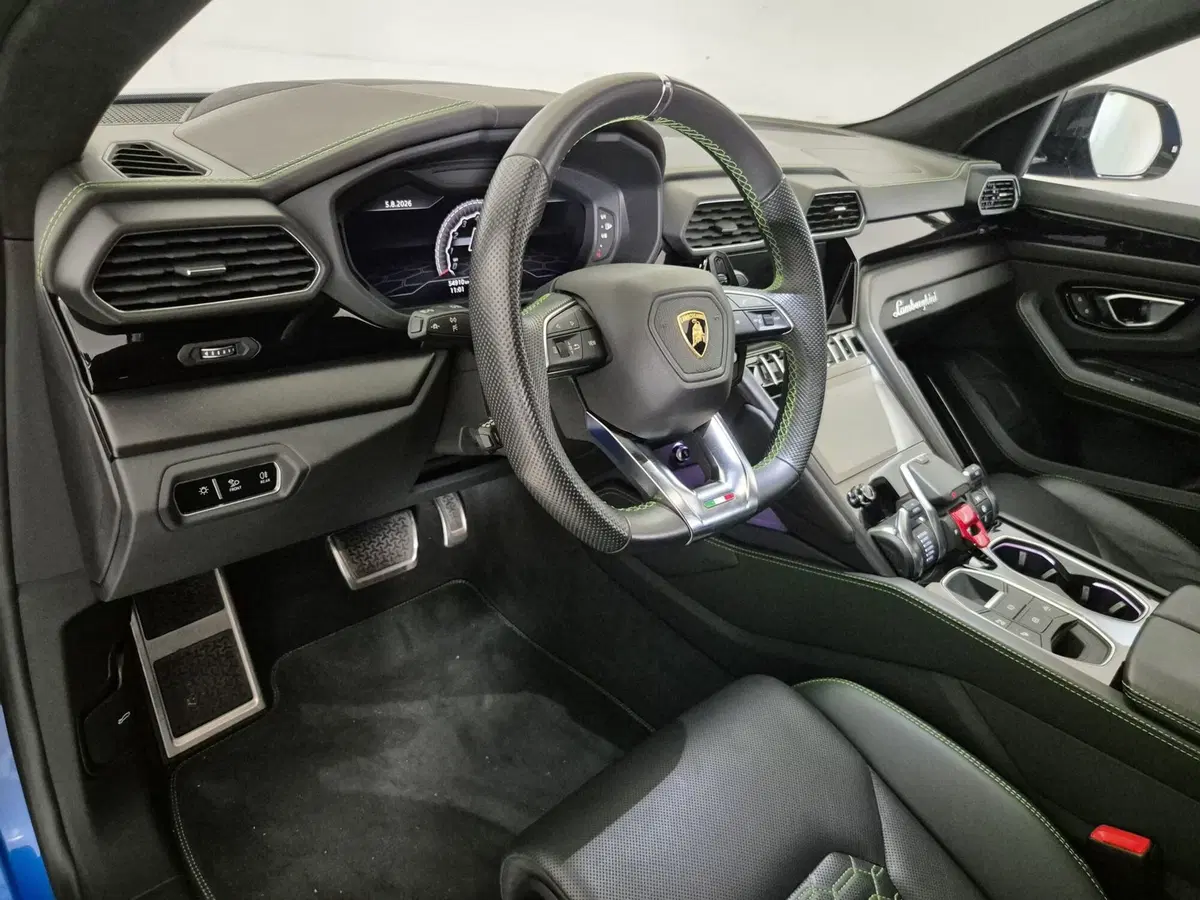 Lamborghini Urus usata a Torino (6)