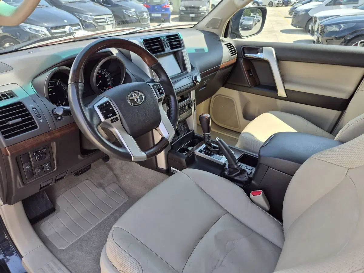 Toyota Land Cruiser usata  (6)