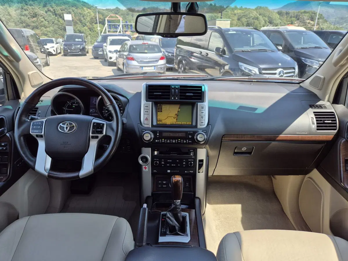 Toyota Land Cruiser usata  (8)