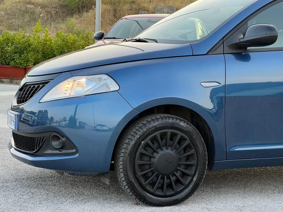 Lancia Ypsilon usata a Matera (13)