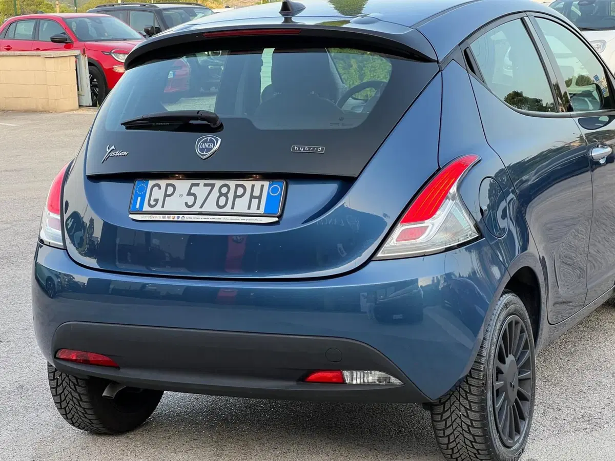 Lancia Ypsilon usata a Matera (7)