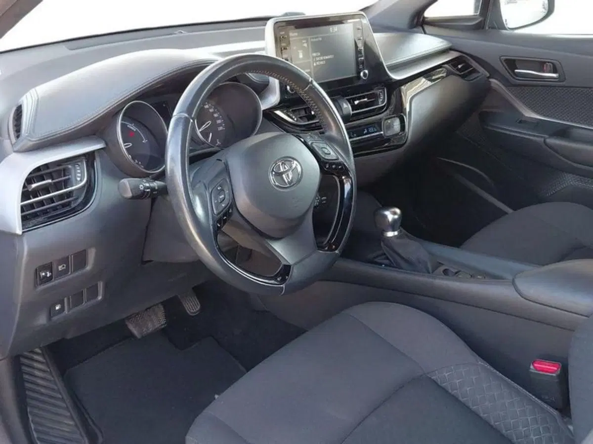 Toyota Toyota C-HR usata a Cagliari (6)