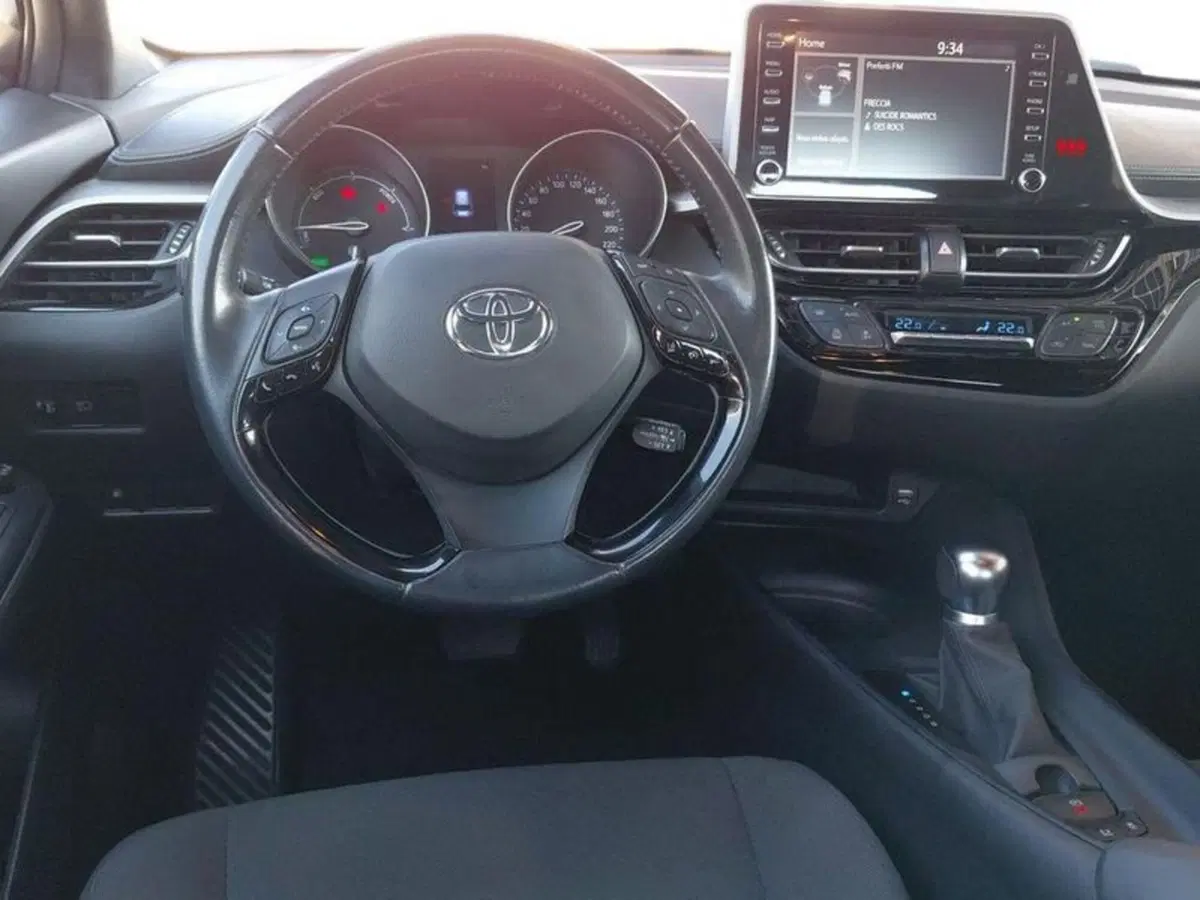Toyota Toyota C-HR usata a Cagliari (7)