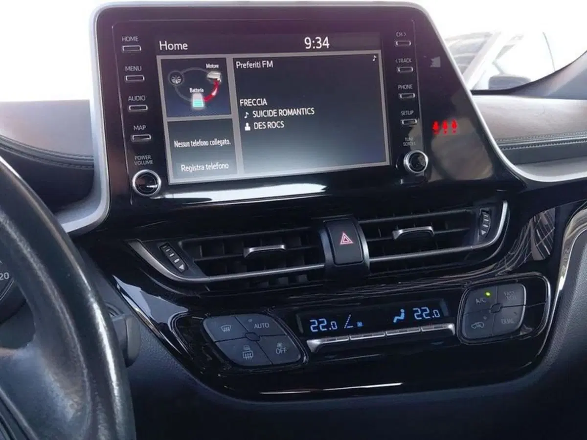 Toyota Toyota C-HR usata a Cagliari (9)