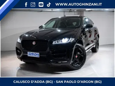 Jaguar F-Pace 2.0 D 180 CV AWD R-Sport del 2017 usata a San Paolo d'Argon