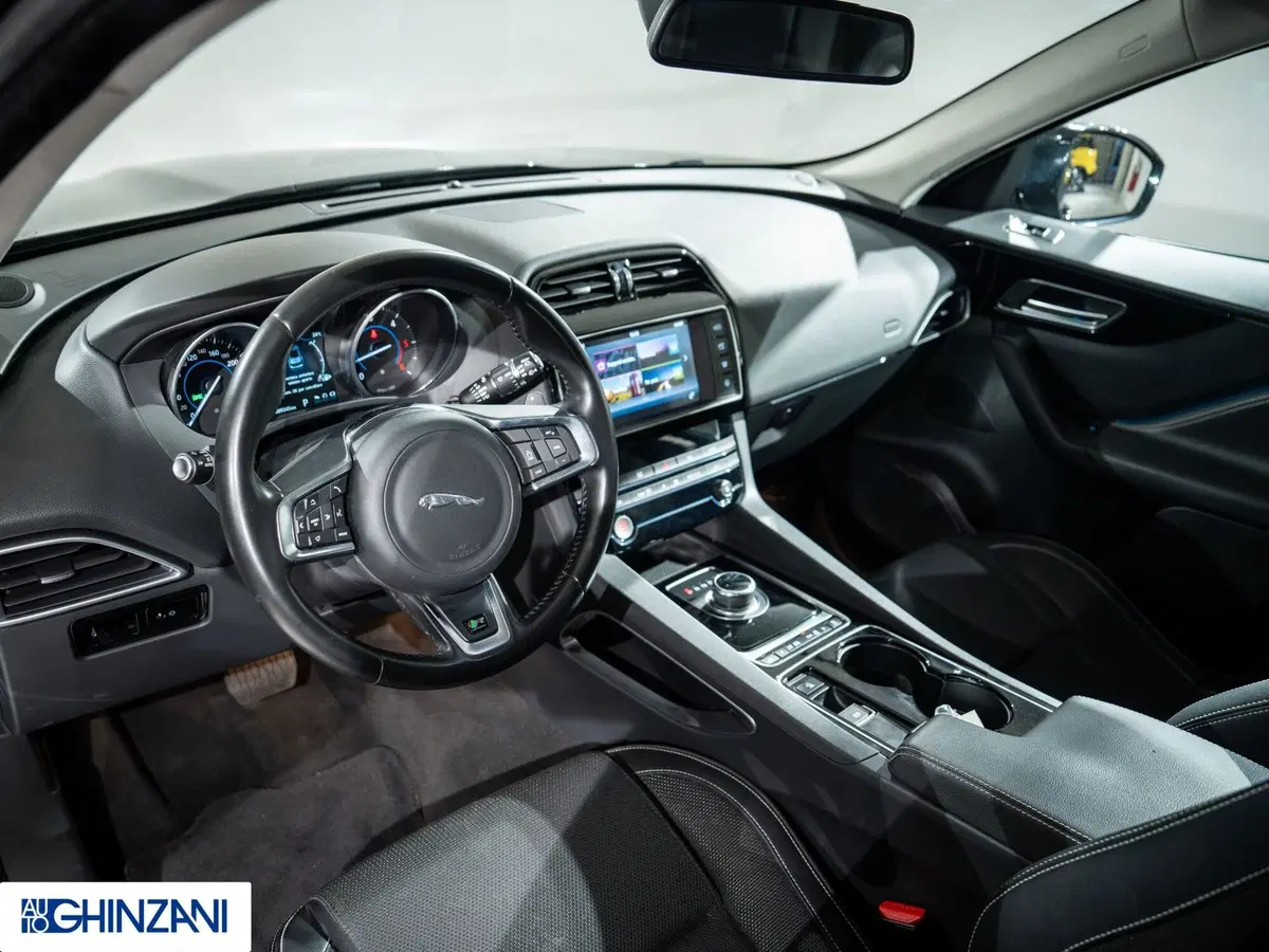 Jaguar F-Pace usata a Bergamo (11)