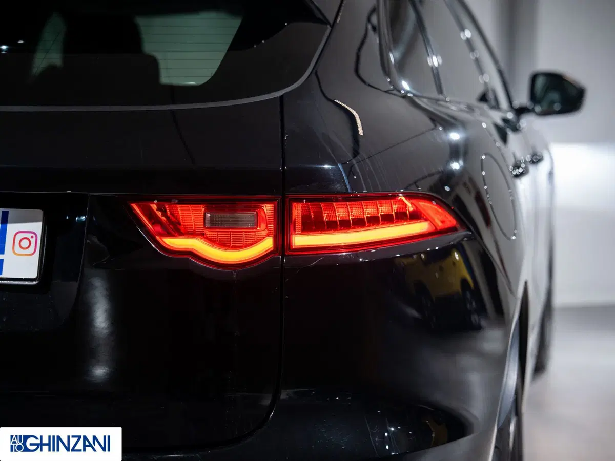 Jaguar F-Pace usata a Bergamo (19)