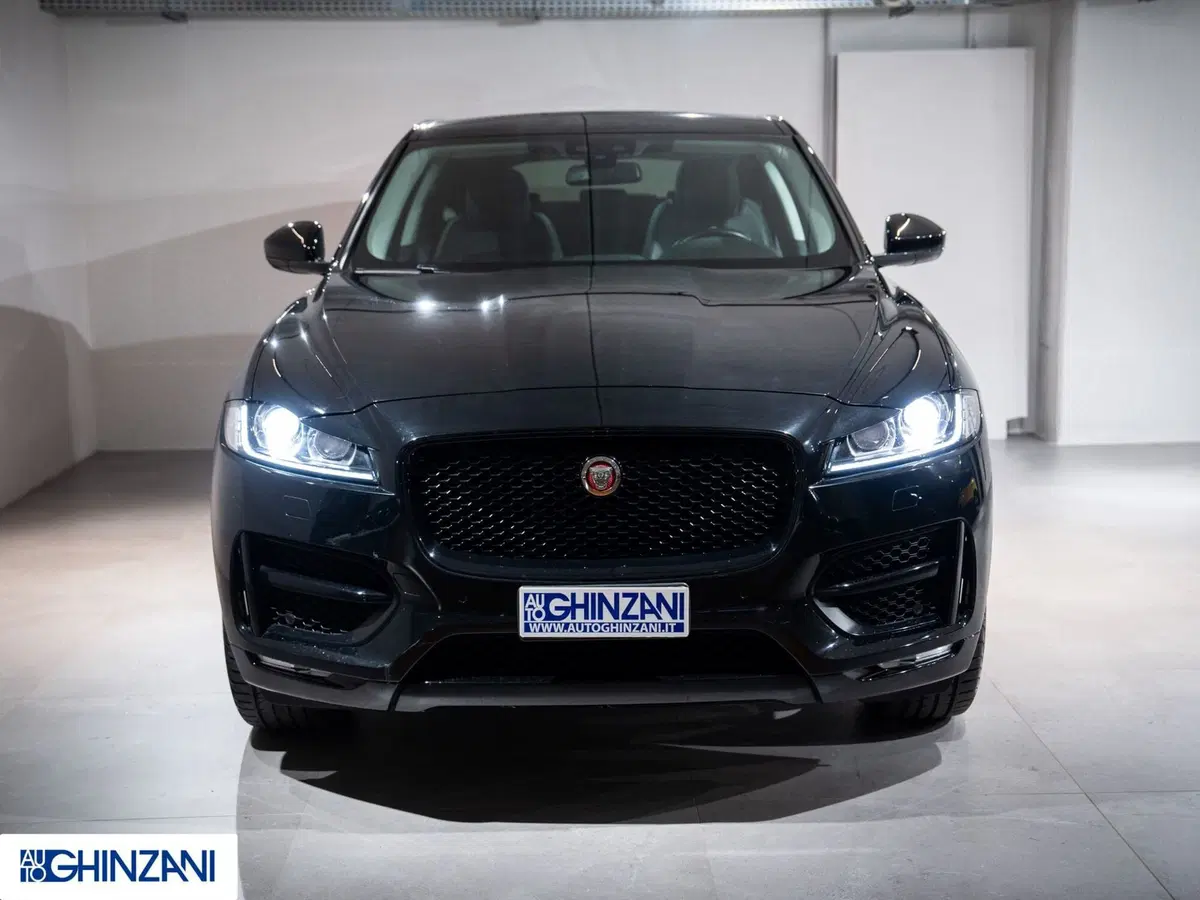 Jaguar F-Pace usata a Bergamo (4)