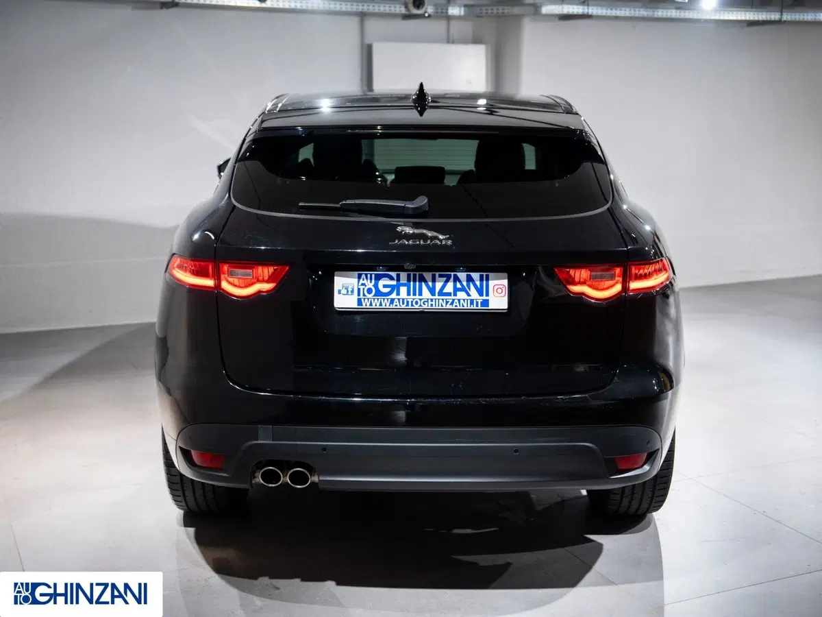 Jaguar F-Pace usata a Bergamo (6)