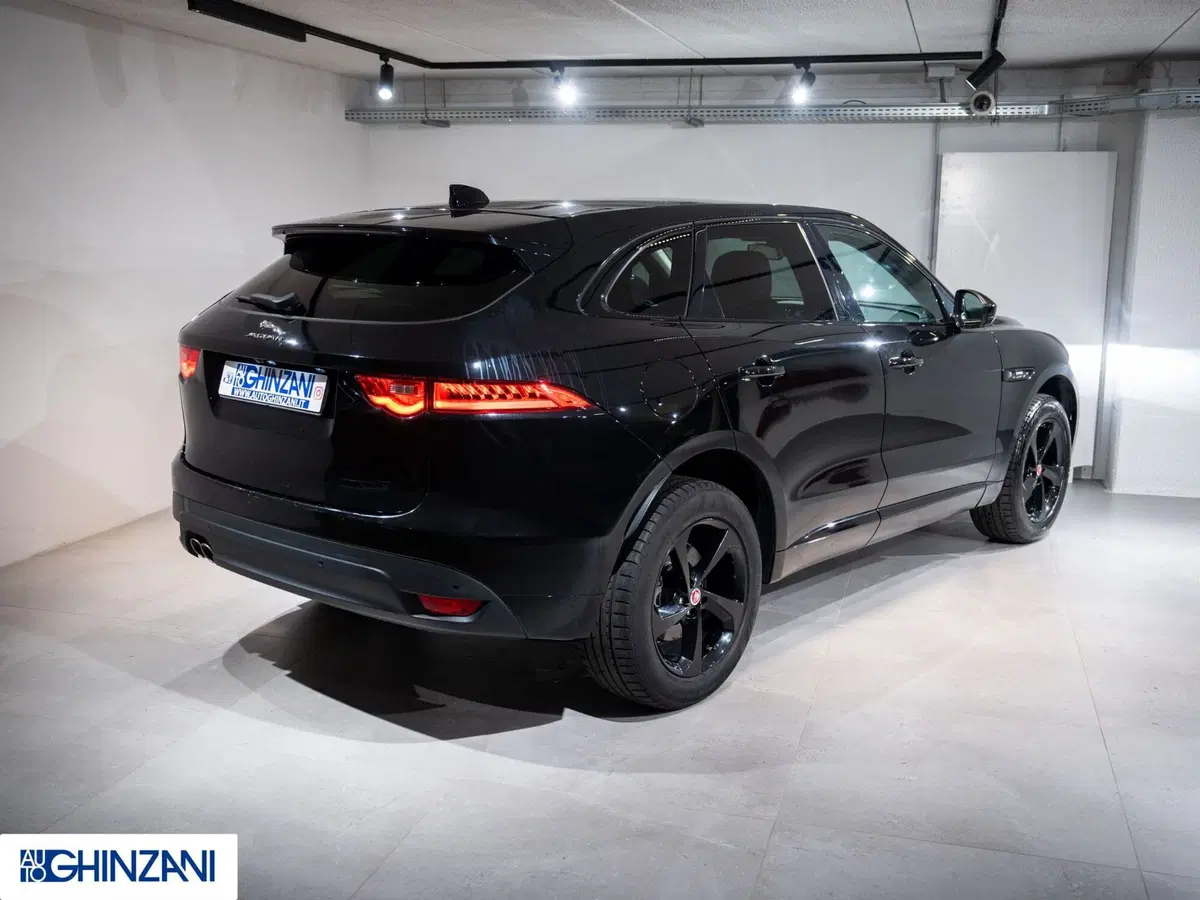 Jaguar F-Pace usata a Bergamo (7)