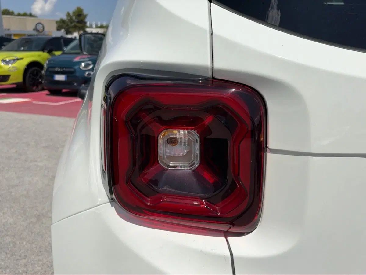 Jeep Renegade nuova a Pescara (10)