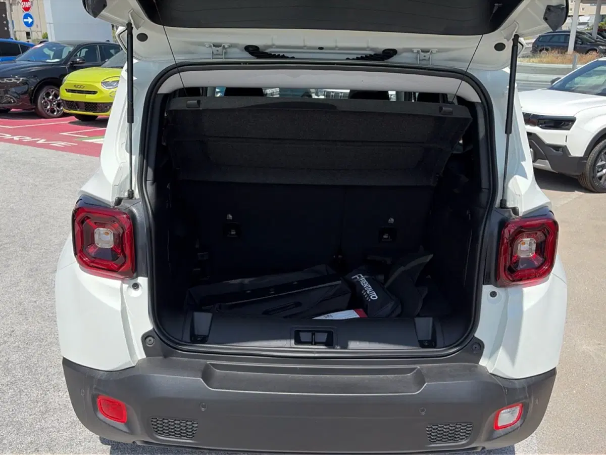 Jeep Renegade nuova a Pescara (14)