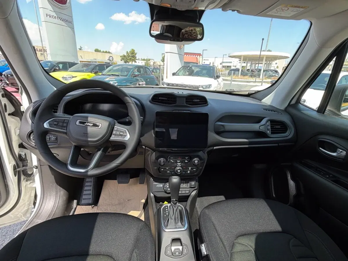 Jeep Renegade nuova a Pescara (19)