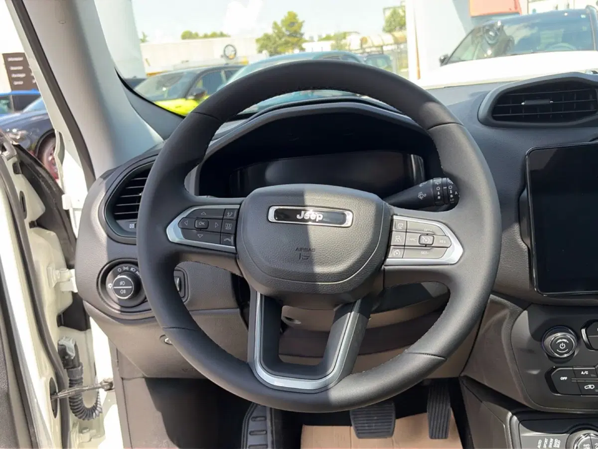 Jeep Renegade nuova a Pescara (20)