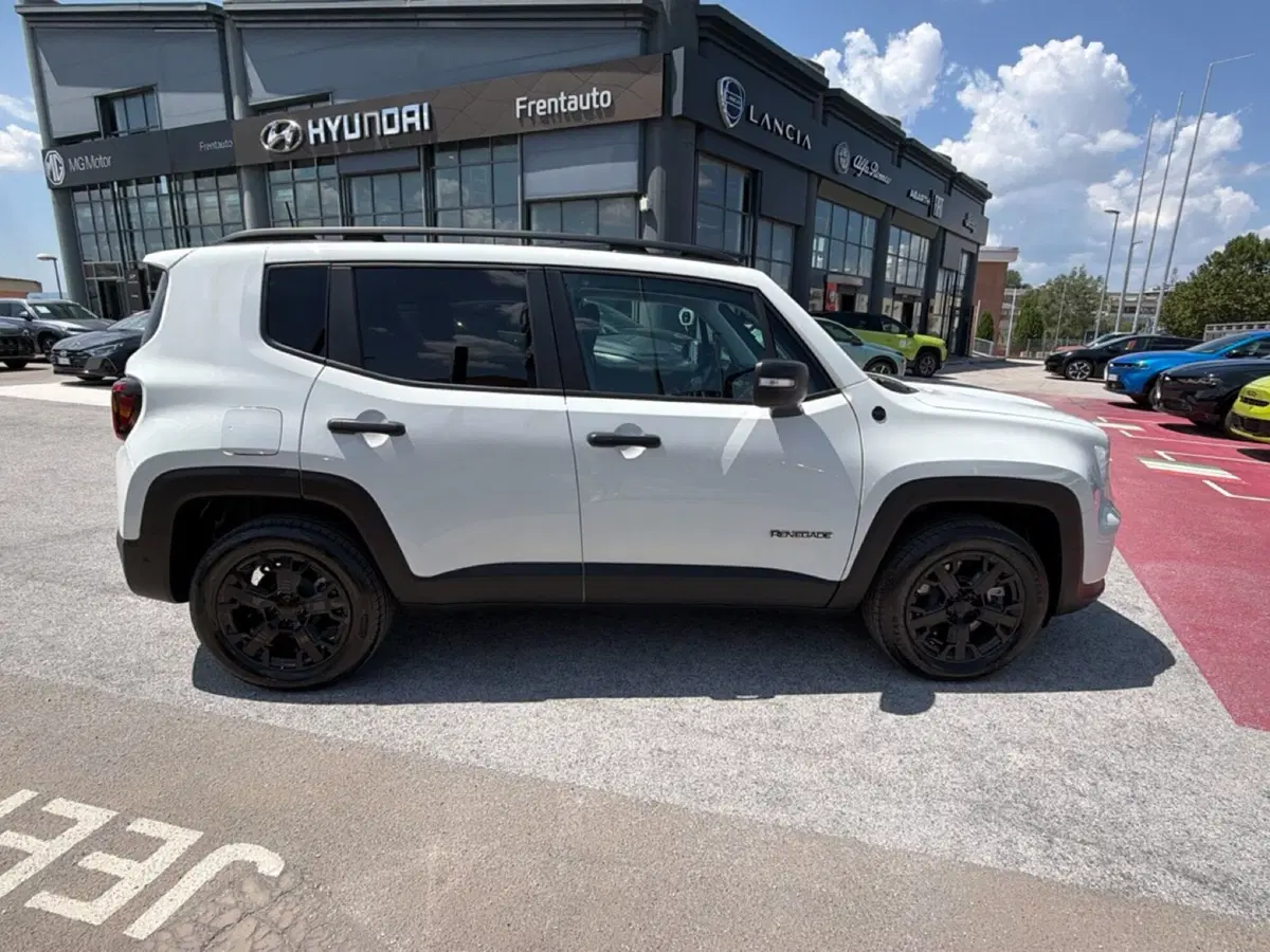 Jeep Renegade nuova a Pescara (7)