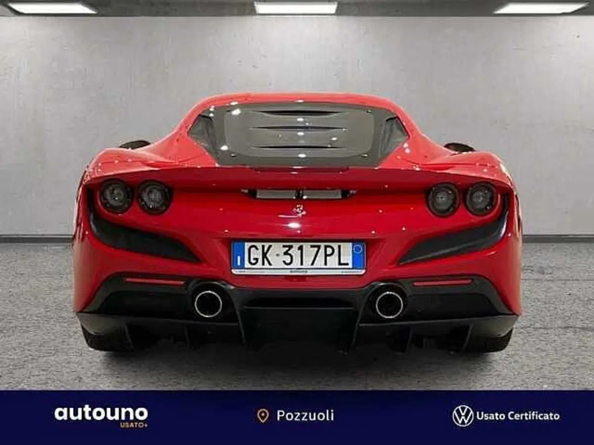 Ferrari F8 Coupé usata a Napoli (3)