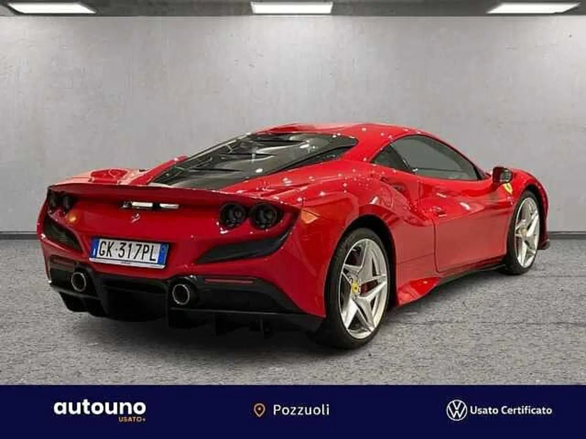 Ferrari F8 Coupé usata a Napoli (4)
