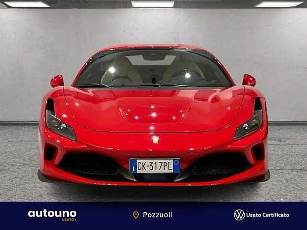 Ferrari F8 Coupé usata a Napoli (7)
