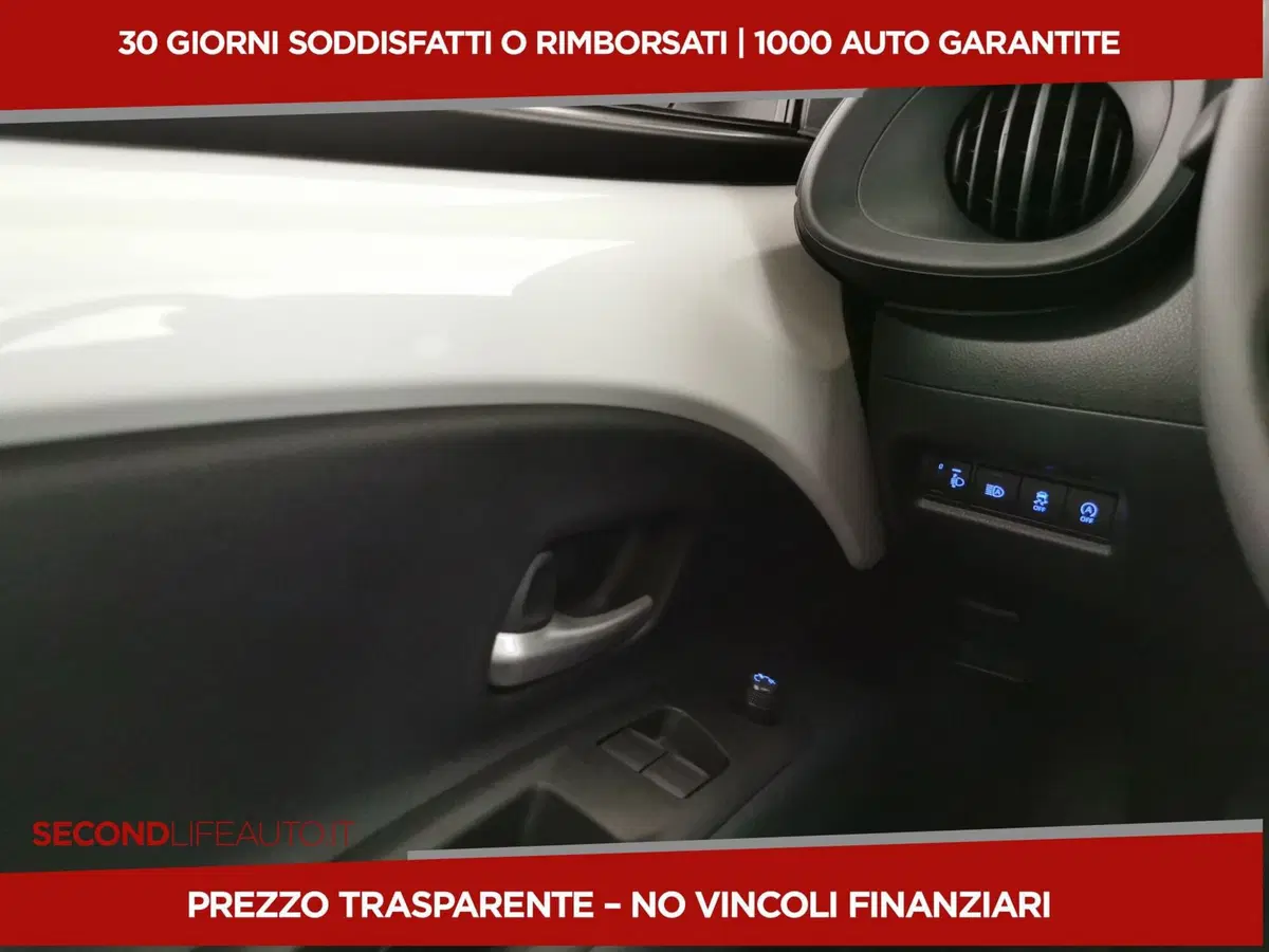 Toyota Aygo X nuova a Chieti (17)