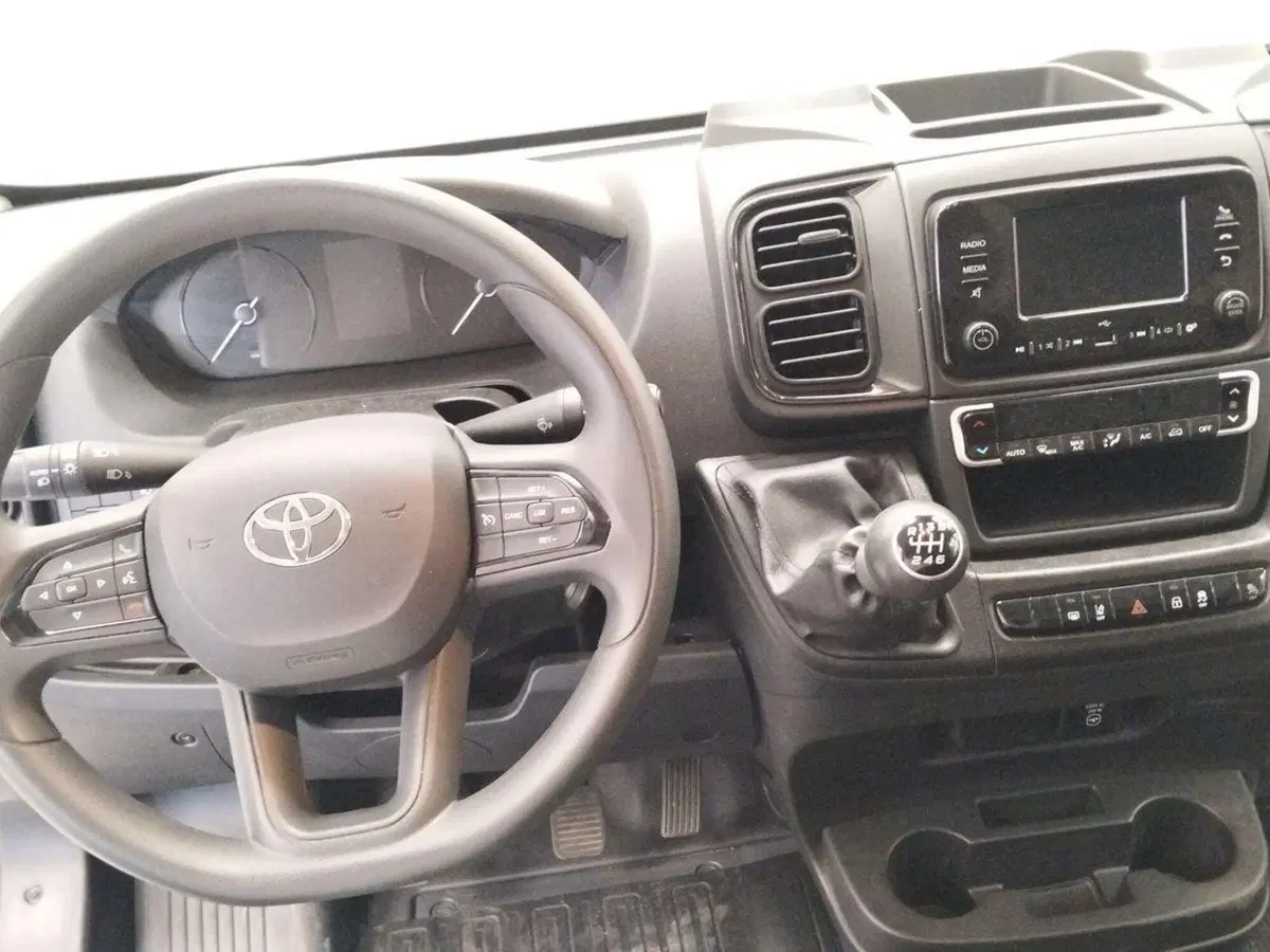 Toyota Proace Max Furgone usata a Roma (7)